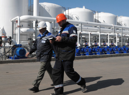 Trung Quốc tranh thủ cơ hội mua dầu giá rẻ của Nga để tăng dự trữ chiến lược