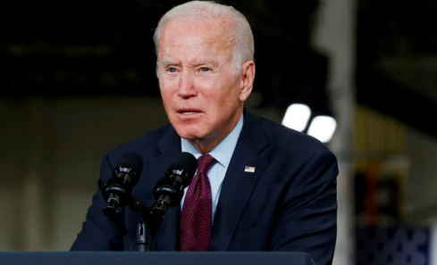 Tổng thống Mỹ Joe Biden kêu gọi giảm giá xăng, ông chủ Amazon lên tiếng chỉ trích