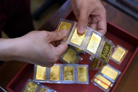 Giá vàng hôm nay 5.12.2022: Tăng vọt qua mức 67 triệu đồng/lượng