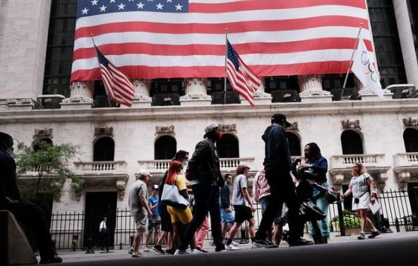 Khảo sát: 59% chuyên gia kinh tế dự báo Mỹ sắp rơi vào một cuộc suy thoái