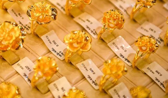 Vàng Nhẫn 9999: Tiếp tục giảm sau khi mất mốc 63 triệu đồng. Đầu tư vàng nhẫn trong tháng 11 lãi hơn vàng miếng