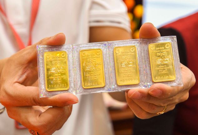 SJC lên đỉnh 1 tuần sau 2 ngày tăng liên tục, vàng nhẫn cán mốc 70 triệu đồng khi thế giới vọt lên 2190 USD