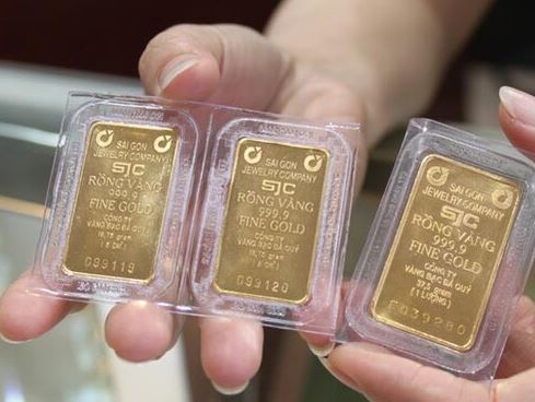 SJC chững lại sau khi tụt về mốc 81 triệu đồng, vàng nhẫn mất mốc 71 triệu đồng sau khi tiến sát đỉnh kỷ lục