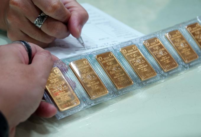 Đấu thầu vàng miếng: 1 doanh nghiệp vàng và 1 ngân hàng trúng thầu 3.400 lượng vàng