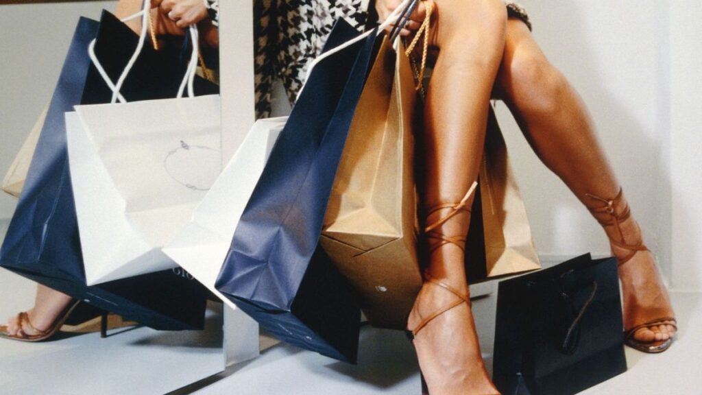 Fashion on a Budget: Smart Shopping Tips for Style Enthusiasts